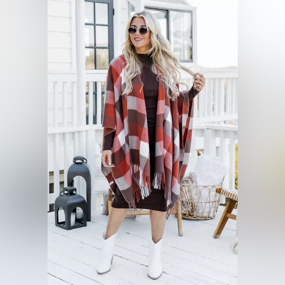 Pink Lily Chat With Me Rust Plaid Poncho one size - Picture 2 of 3